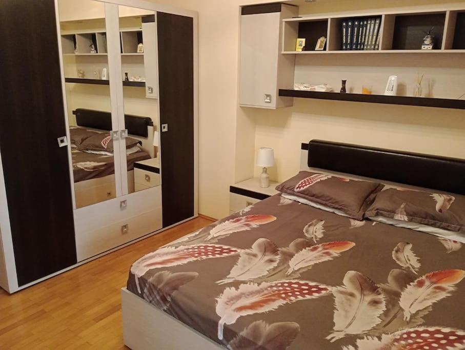 Apartament Ultracentral Kfc Craiova Exteriör bild