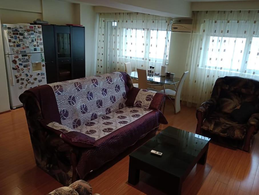 Apartament Ultracentral Kfc Craiova Exteriör bild